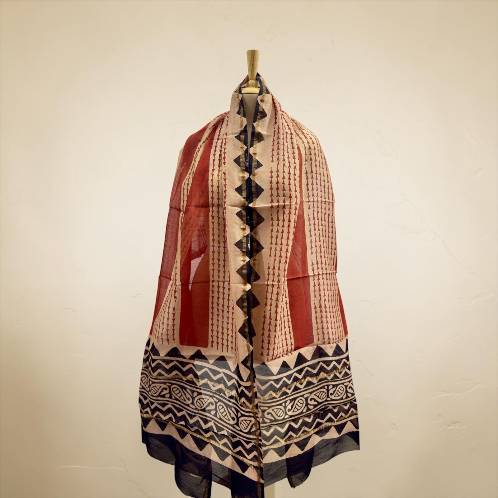 Premium cotton silk Printed dupatta.