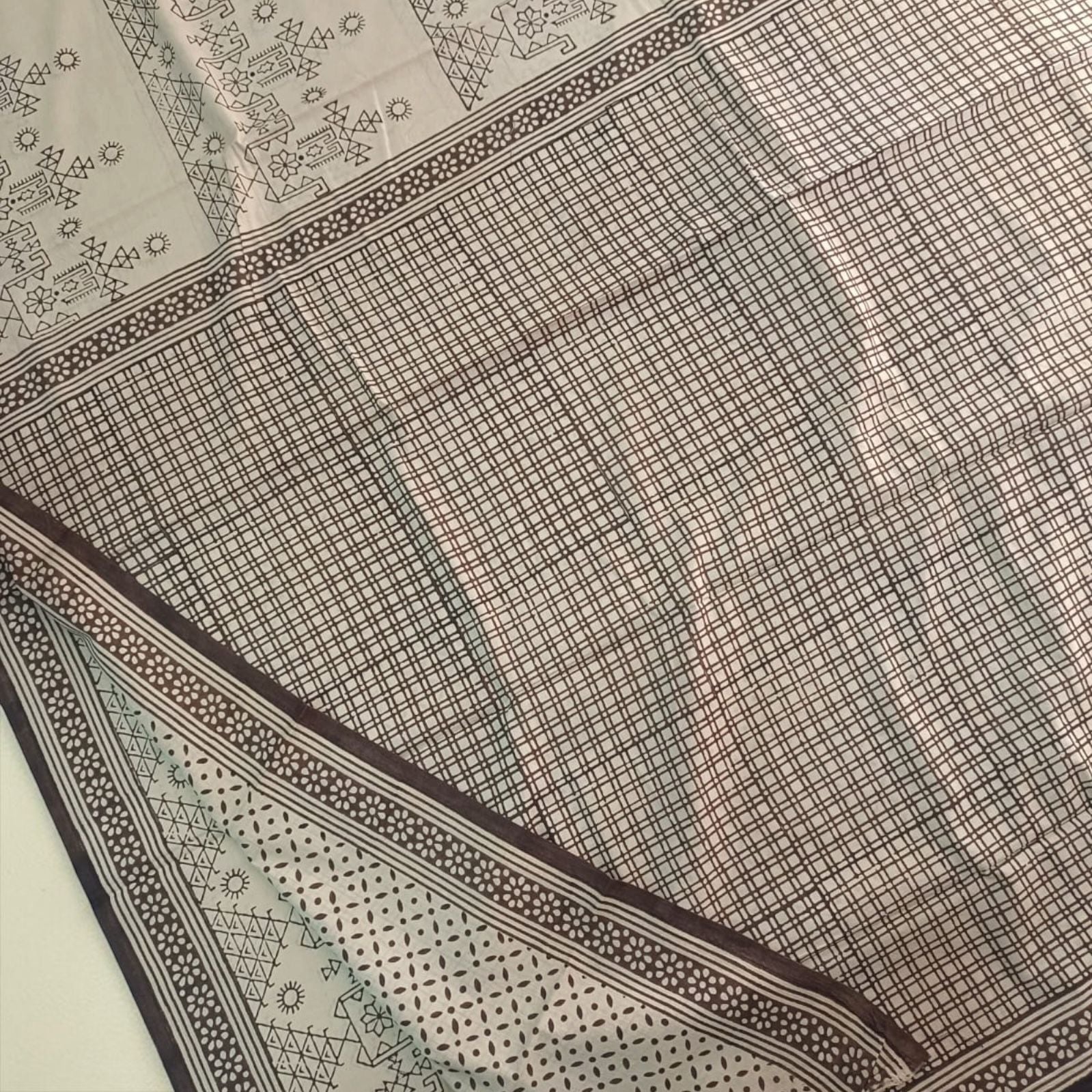 🌿 Beige & Brown Printed Cotton Saree